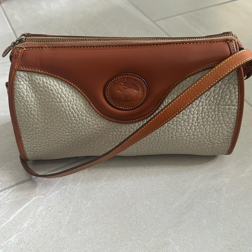 Vintage Dooney and Bourke crossbody